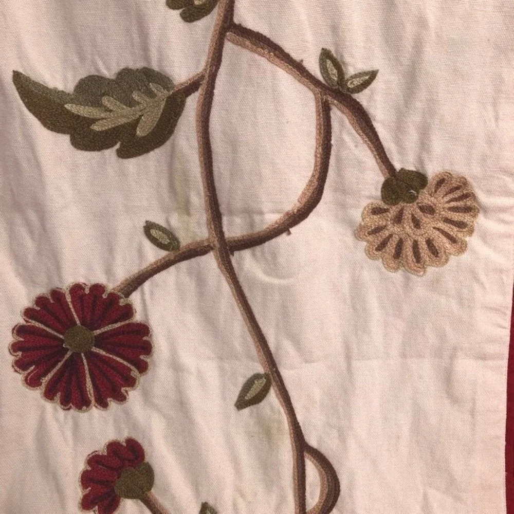 Beige‎ floral embroidered lined Table runner World Market tasseled 70